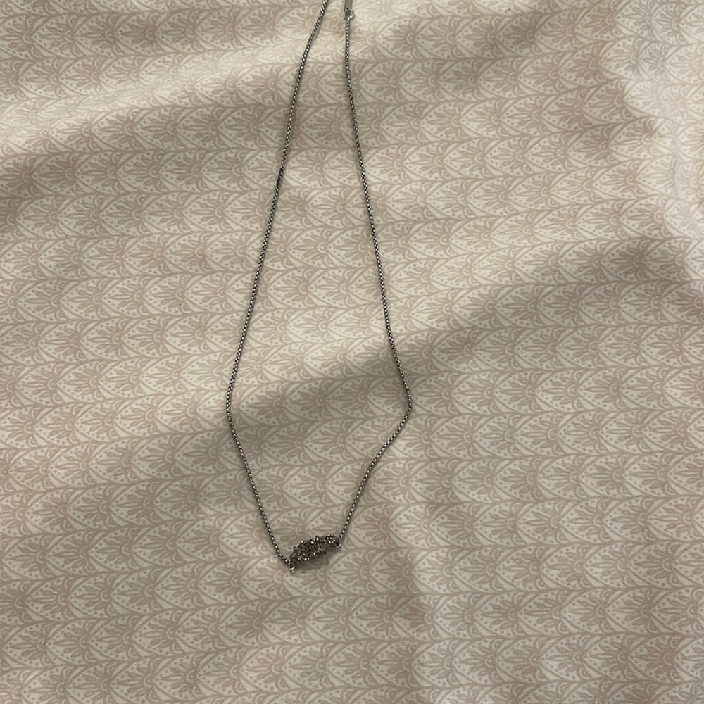 Kendra Scott necklace